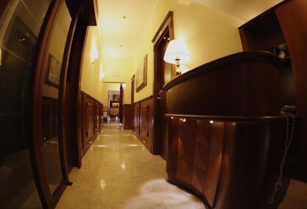 Bed and Breakfast Domus Augusta Roma Exterior foto